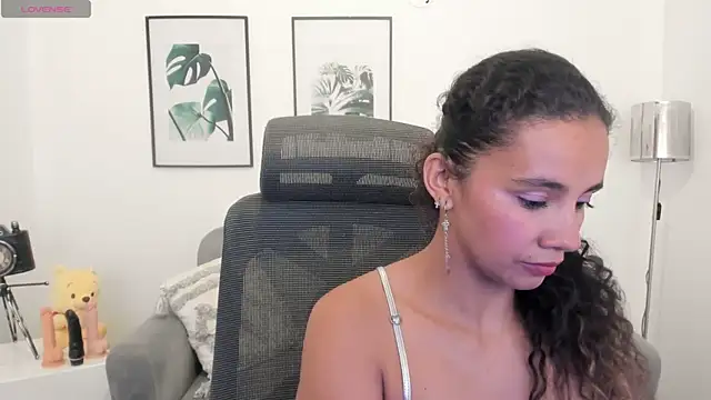 leslyflorez online show from 4, 3, 2025