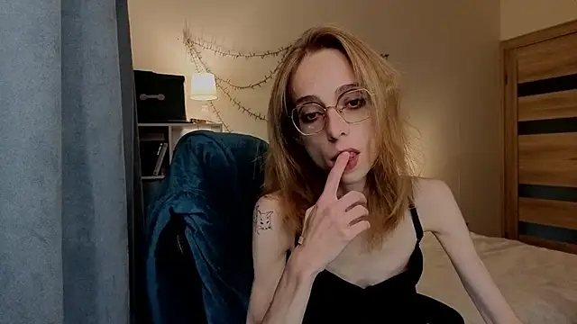 Snapshot of amber_quell_here chatting on 12, 9, 2025 amber quell here online show from 12, 9, 2025