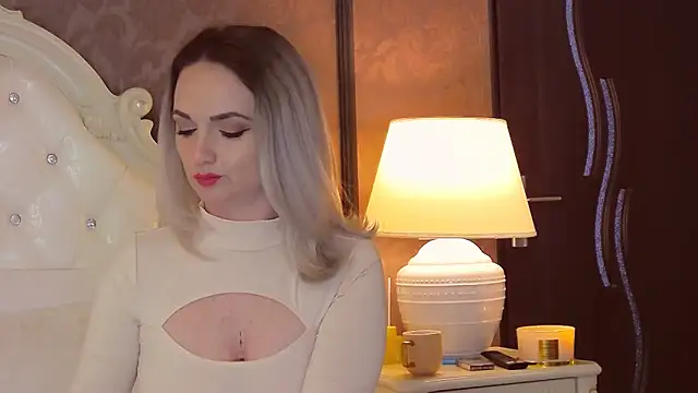 EllianaReese online show from 12, 3, 2025