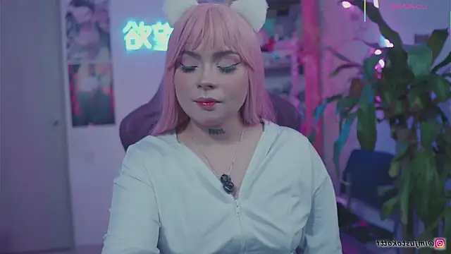 Snapshot of sensualkattt chatting on 12, 9, 2025 sensualkattt online show from 12, 9, 2025