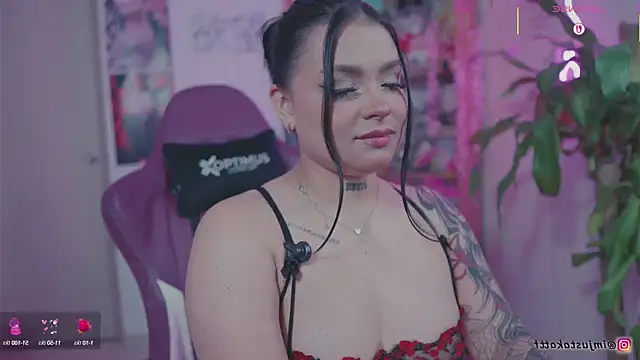 Snapshot of sensualkattt chatting on 15, 9, 2025 sensualkattt online show from 15, 9, 2025