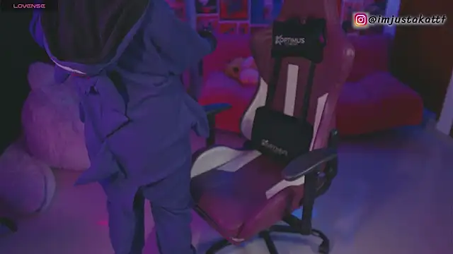 Snapshot of sensualkattt chatting on 19, 11, 2025 sensualkattt online show from 19, 11, 2025