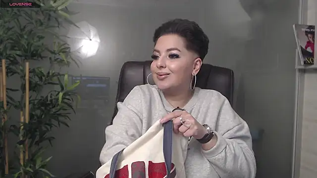 BustyAllyy online show from 15, 1, 2025