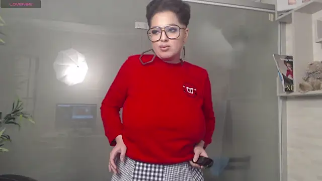 BustyAllyy online show from 18, 1, 2025