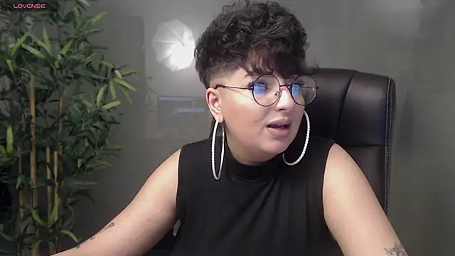 BustyAllyy online show from 1, 2, 2025