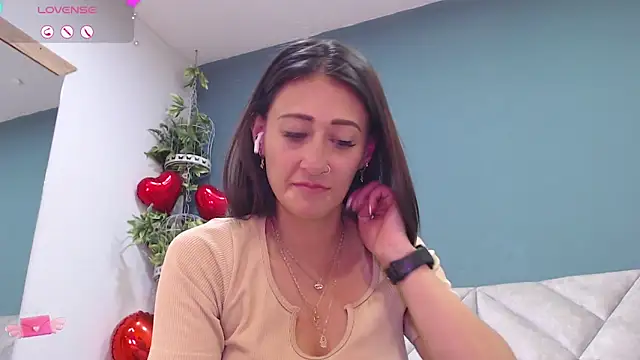 Snapshot of SharisWillian chatting on 1, 3, 2025 SharisWillian online show from 1, 3, 2025