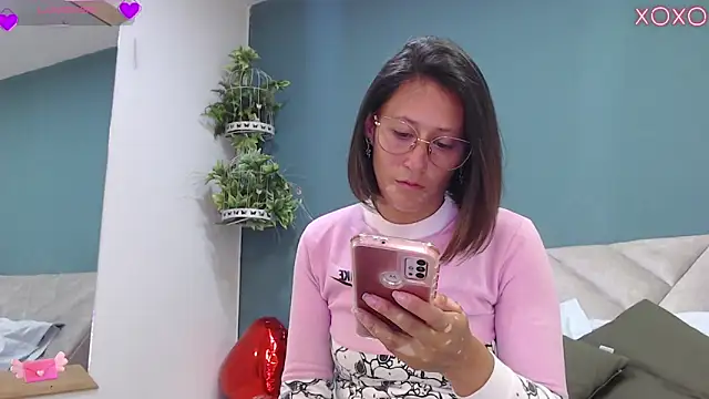 Snapshot of SharisWillian chatting on 19, 9, 2025 SharisWillian online show from 19, 9, 2025
