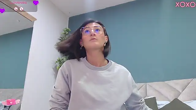 Snapshot of SharisWillian chatting on 23, 9, 2025 SharisWillian online show from 23, 9, 2025