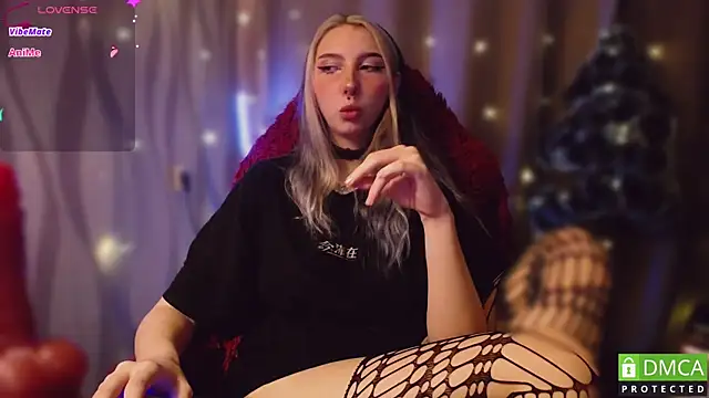 JustMeowGirl online show from 10, 1, 2025