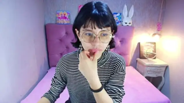 charlottemoonxz online show from 14, 4, 2026