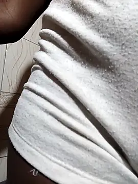 julietunderwoood online show from 7, 10, 2025