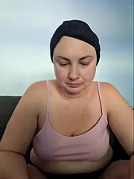 MilfyMrsRobinson online show from 14, 5, 2026
