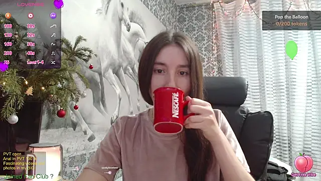 Snapshot of Wowpornoo chatting on 20, 12, 2024 Wowpornoo online show from 20, 12, 2024