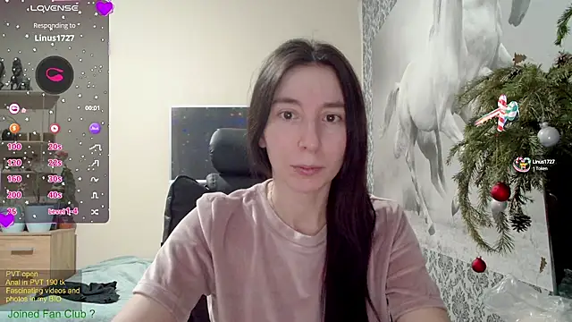 Snapshot of Wowpornoo chatting on 1, 1, 2025 Wowpornoo online show from 1, 1, 2025