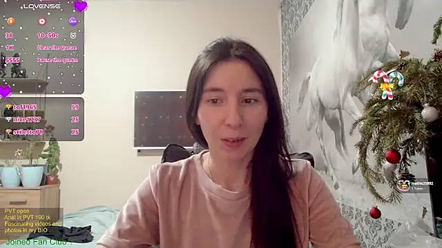 Snapshot of Wowpornoo chatting on 1, 1, 2025 Wowpornoo online show from 1, 1, 2025