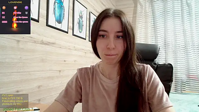 Snapshot of Wowpornoo chatting on 5, 3, 2025 Wowpornoo online show from 5, 3, 2025