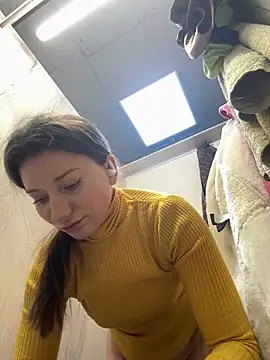 Snapshot of MooonReal chatting on 20, 12, 2024 MooonReal online show from 20, 12, 2024