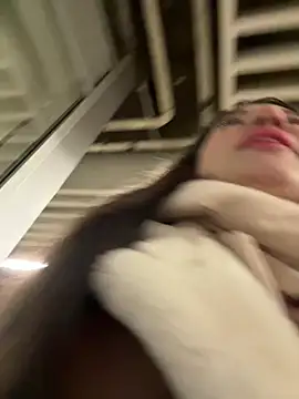 Snapshot of MooonReal chatting on 21, 12, 2024 MooonReal online show from 21, 12, 2024