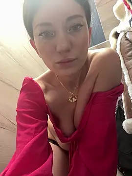 Snapshot of MooonReal chatting on 7, 1, 2025 MooonReal online show from 7, 1, 2025