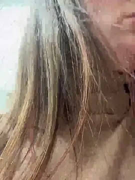 Snapshot of MooonReal chatting on 30, 1, 2025 MooonReal online show from 30, 1, 2025