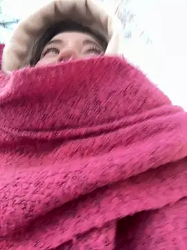 Snapshot of MooonReal chatting on 6, 2, 2025 MooonReal online show from 6, 2, 2025