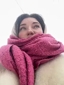 Snapshot of MooonReal chatting on 11, 2, 2025 MooonReal online show from 11, 2, 2025