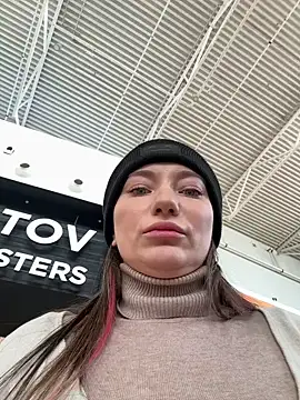 Snapshot of MooonReal chatting on 14, 3, 2025 MooonReal online show from 14, 3, 2025