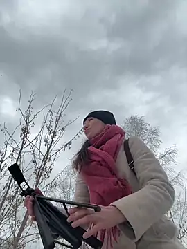 Snapshot of MooonReal chatting on 18, 3, 2025 MooonReal online show from 18, 3, 2025