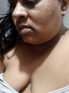 Snapshot of Love_Jenny chatting on 4, 5, 2026 Love Jenny online show from 4, 5, 2026