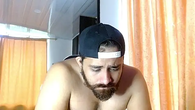 Snapshot of aronmiller404 chatting on 6, 2, 2026 aronmiller404 online show from 6, 2, 2026