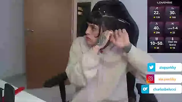 Snapshot of charlotbelucci_ chatting on 4, 10, 2025 charlotbelucci online show from 4, 10, 2025