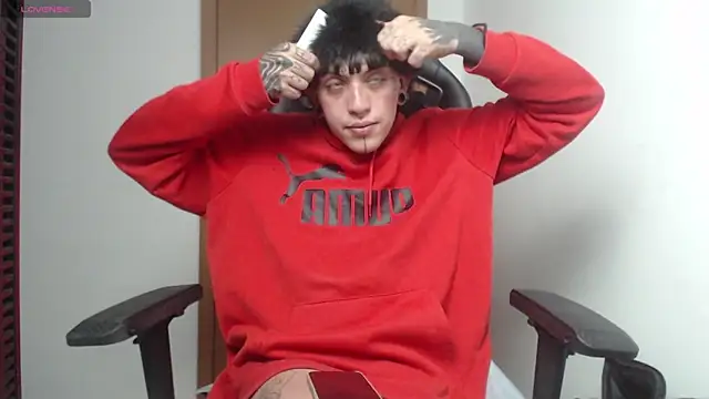 Snapshot of charlotbelucci_ chatting on 22, 10, 2025 charlotbelucci online show from 22, 10, 2025