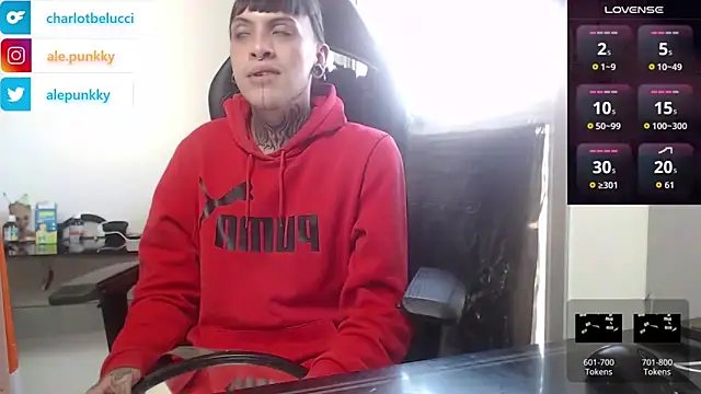 Snapshot of charlotbelucci_ chatting on 23, 10, 2025 charlotbelucci online show from 23, 10, 2025