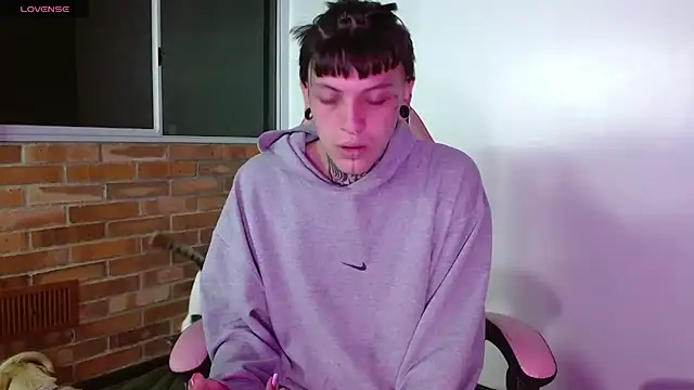 Snapshot of charlotbelucci_ chatting on 13, 11, 2025 charlotbelucci online show from 13, 11, 2025