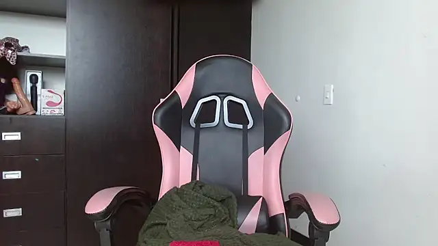 Snapshot of charlotbelucci_ chatting on 22, 11, 2025 charlotbelucci online show from 22, 11, 2025