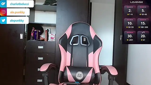 Snapshot of charlotbelucci_ chatting on 24, 11, 2025 charlotbelucci online show from 24, 11, 2025