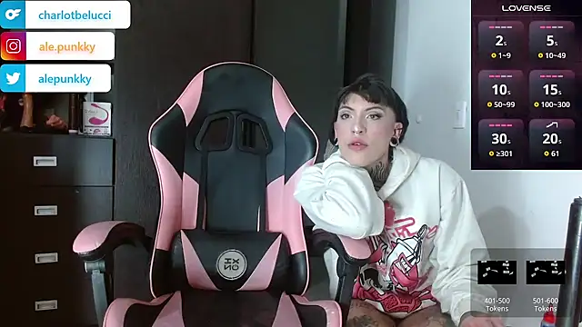 Snapshot of charlotbelucci_ chatting on 27, 11, 2025 charlotbelucci online show from 27, 11, 2025