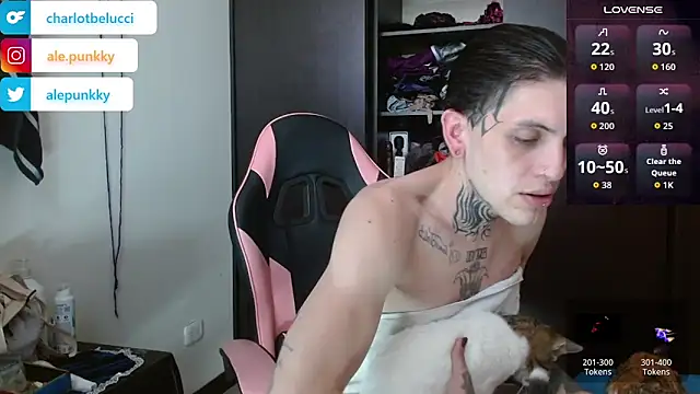 Snapshot of charlotbelucci_ chatting on 22, 12, 2025 charlotbelucci online show from 22, 12, 2025