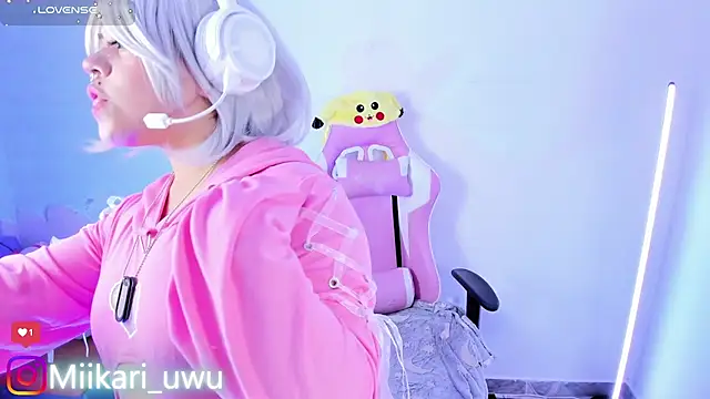 Snapshot of Ahri_Elderwood chatting on 13, 2, 2026 Ahri Elderwood online show from 13, 2, 2026