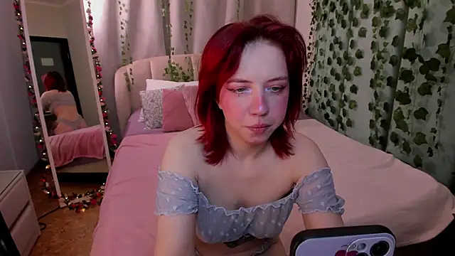 Love is Lola online show from 15, 12, 2025