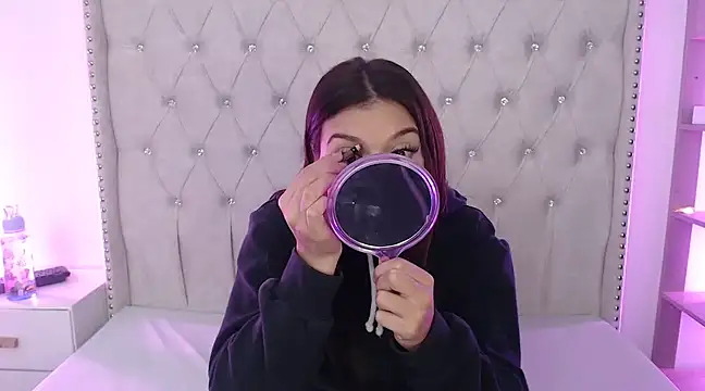 Abril Squirt online show from 2, 3, 2025