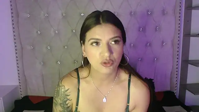 Abril Squirt online show from 30, 9, 2025