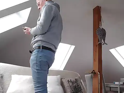 maxmueller321 online show from 1, 2, 2026