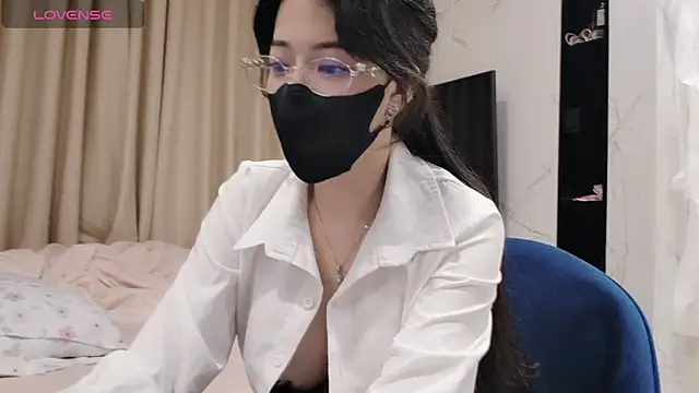 Snapshot of TuyetNhi2k6 chatting on 24, 1, 2025 TuyetNhi2k6 online show from 24, 1, 2025