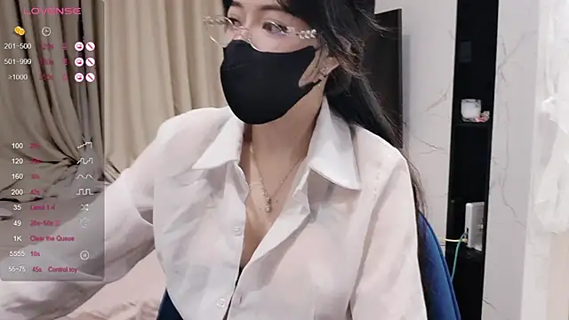 Snapshot of TuyetNhi2k6 chatting on 31, 1, 2025 TuyetNhi2k6 online show from 31, 1, 2025