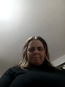 Snapshot of hugebobbs chatting on 19, 12, 2025 hugebobbs online show from 19, 12, 2025