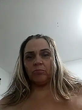 Snapshot of hugebobbs chatting on 23, 12, 2025 hugebobbs online show from 23, 12, 2025