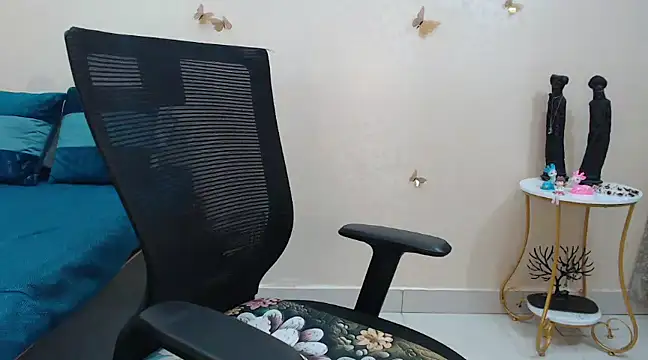 Inviting Aanya online show from 1, 3, 2025