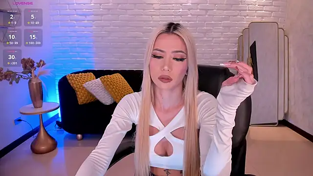 HannaConnor  online show from 21, 9, 2025