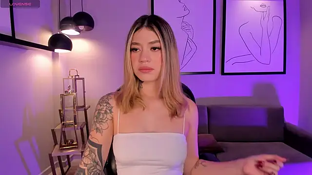 Snapshot of ViolettHansson chatting on 11, 1, 2026 ViolettHansson online show from 11, 1, 2026